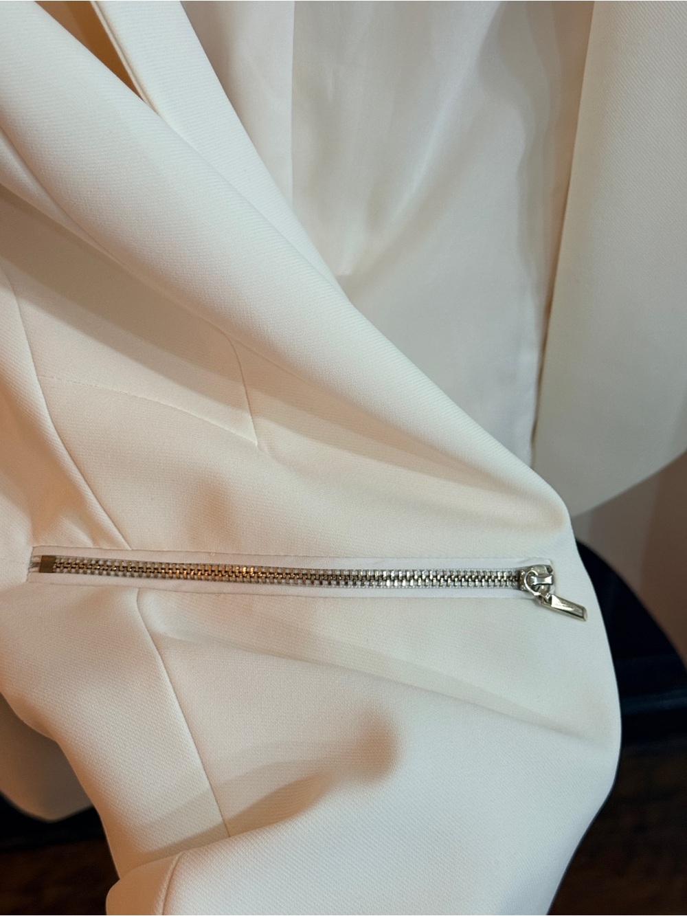 White House Black Market EUC 
Cream Waterfall Blazer w/two 
Zip pockets Size 14 - Picture 6 of 11